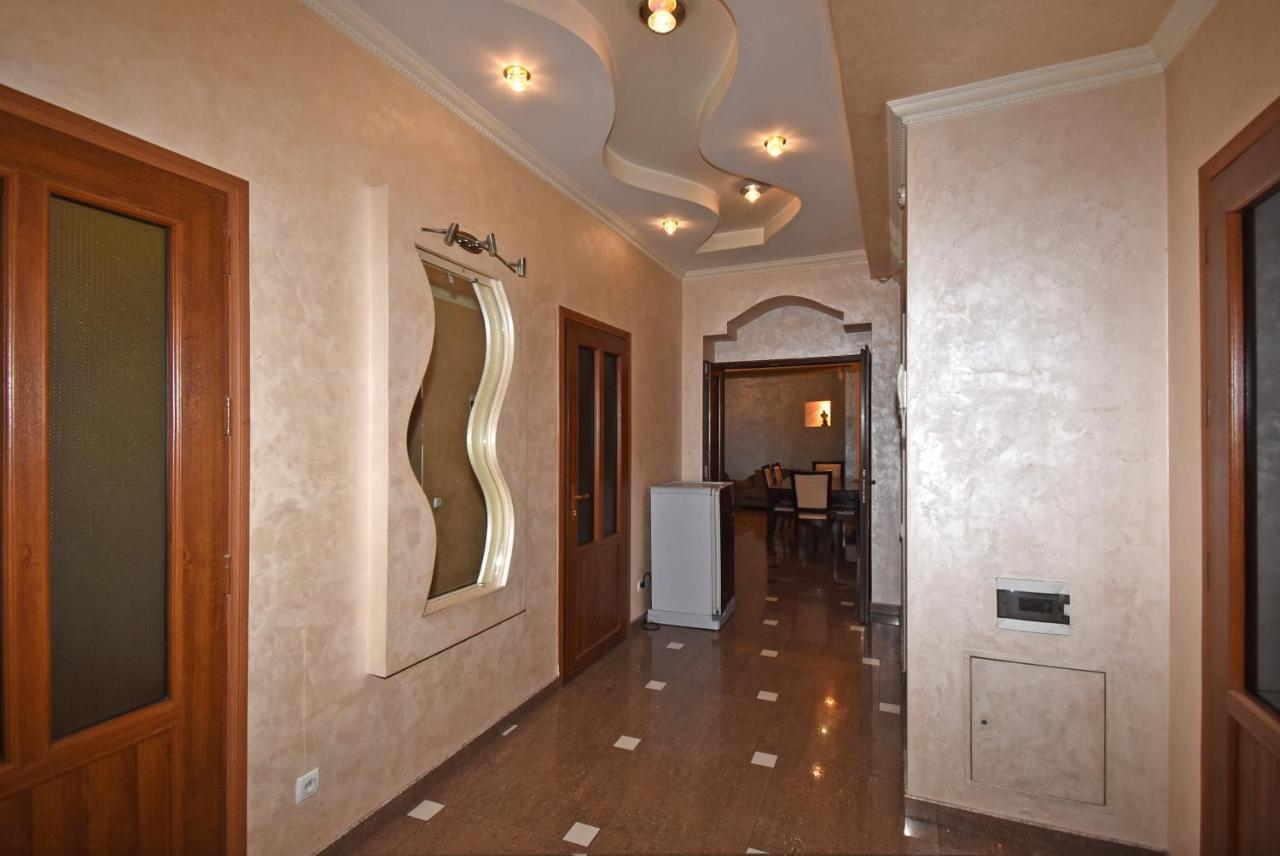 Armenak Apartment 5-Комнатная Yerevan Exterior photo